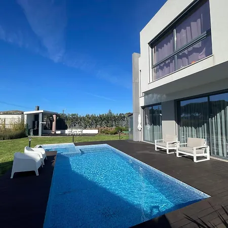 Rainbow House * Rio de Mouro