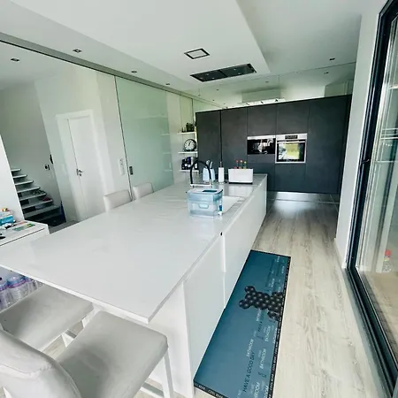 Villa Rainbow House