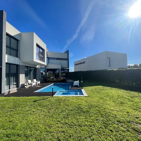 Rainbow House Villa Rio de Mouro